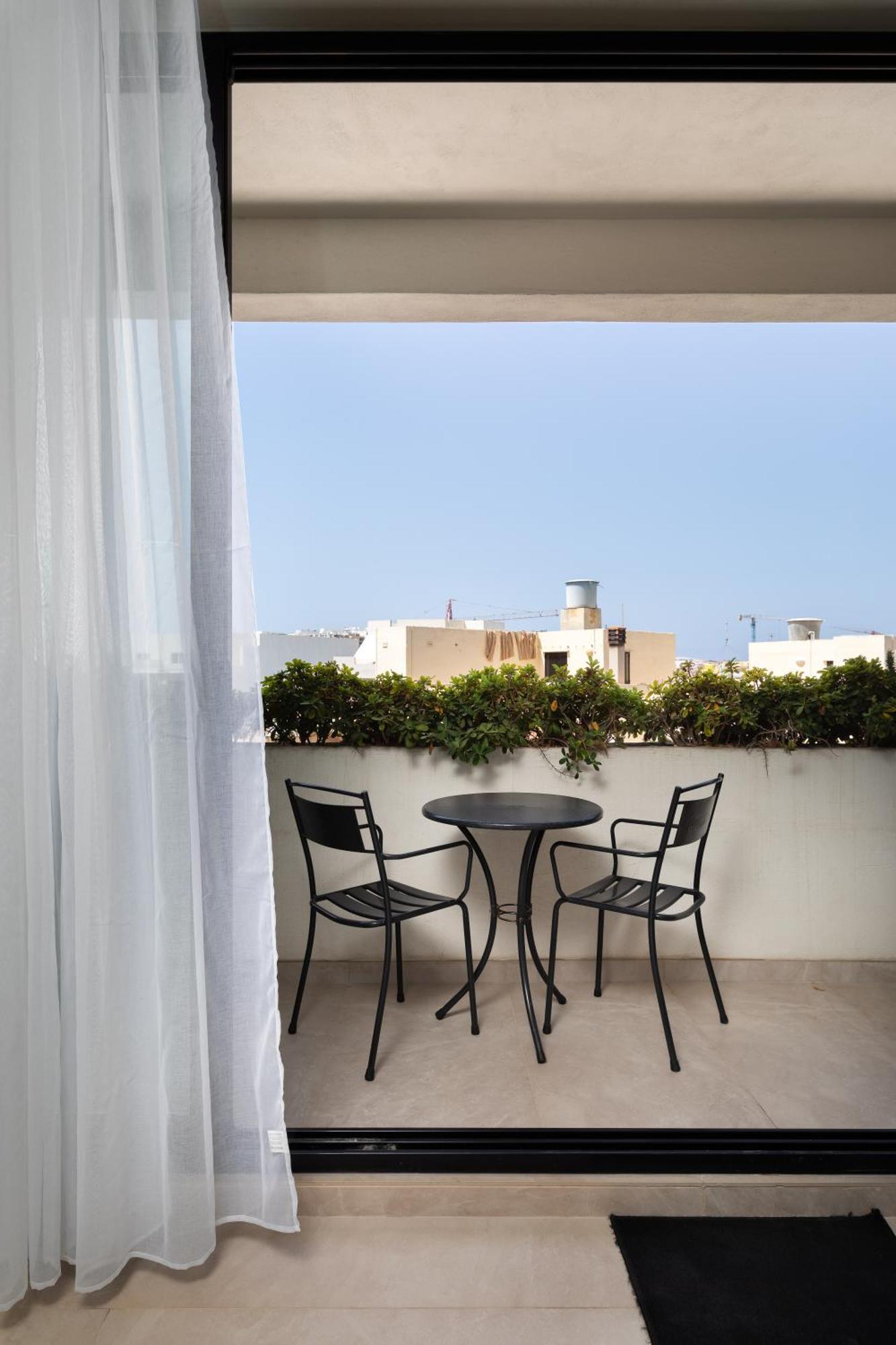 Modern 1Br Spacious Apartment With Terrace - Close To St Thomas Bay Marsaskala Exterior photo